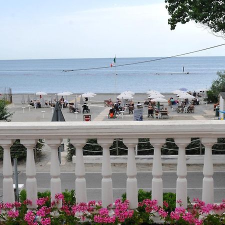 Stella - Casa Per Ferie Hotell Bellaria-Igea Marina Eksteriør bilde