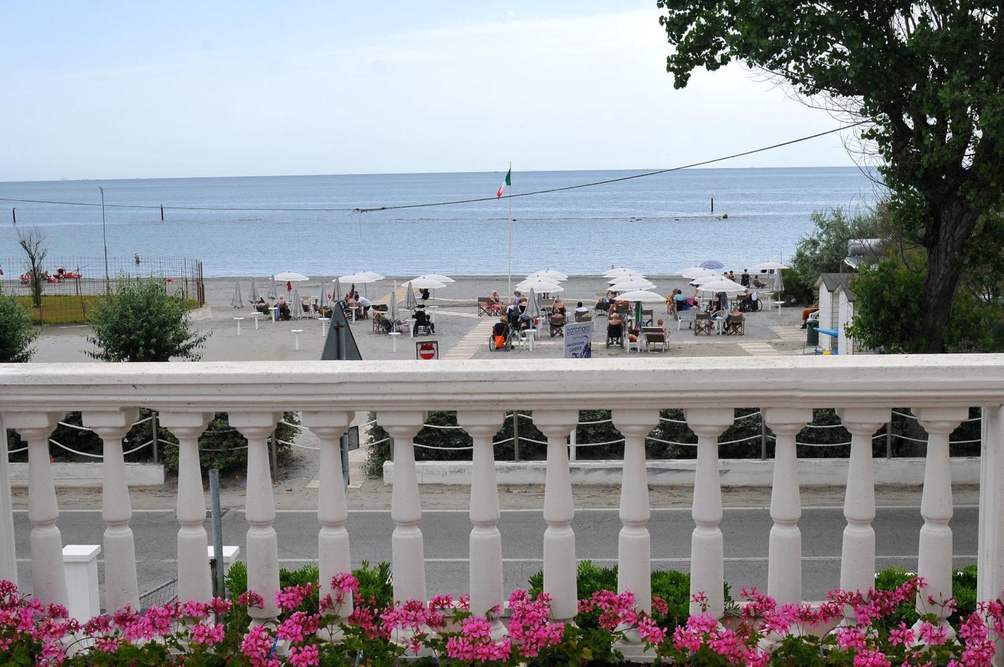 Stella - Casa Per Ferie Hotell Bellaria-Igea Marina Eksteriør bilde